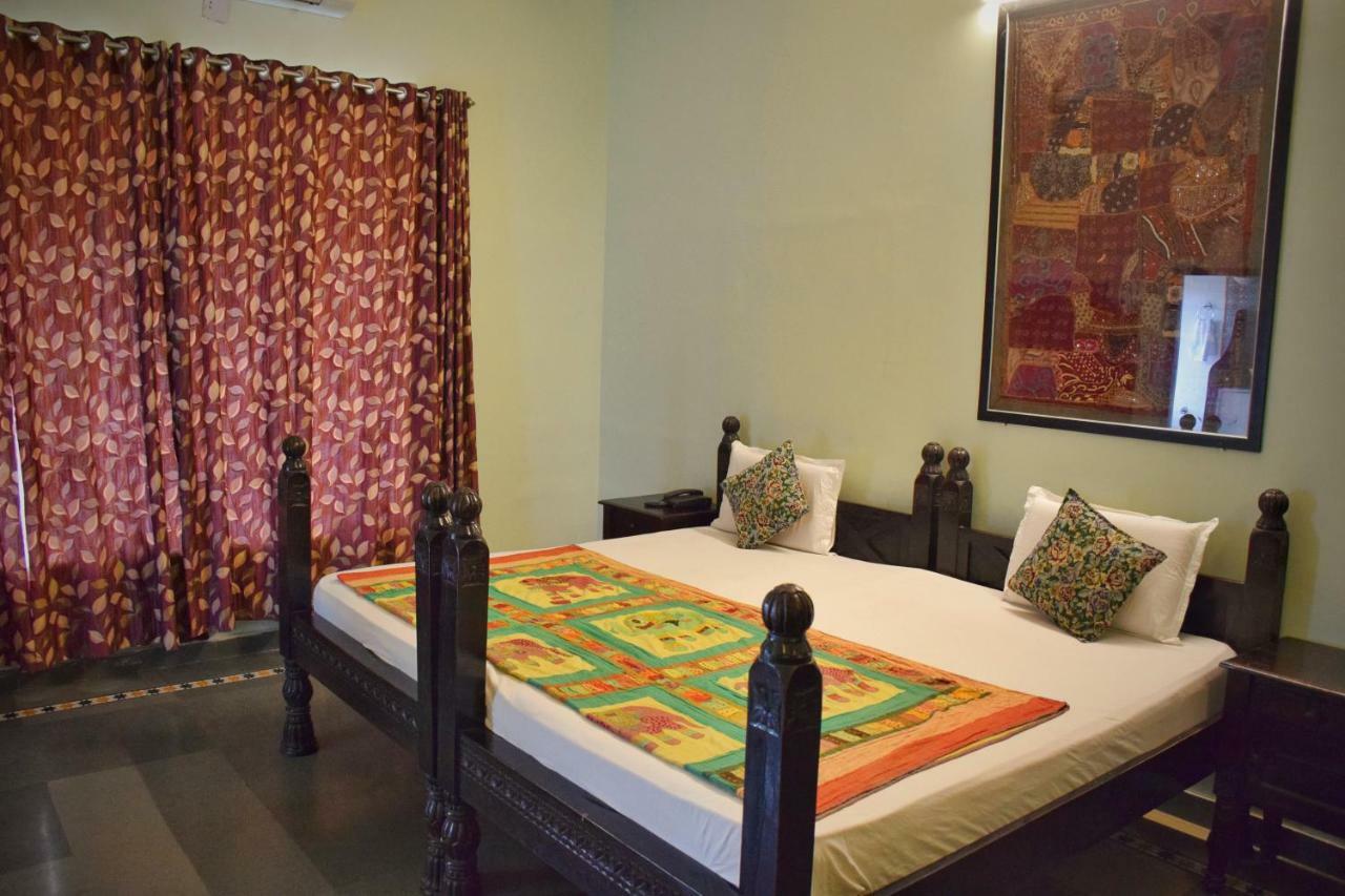 Hotel Kurabar Kothi Udaipur Ngoại thất bức ảnh