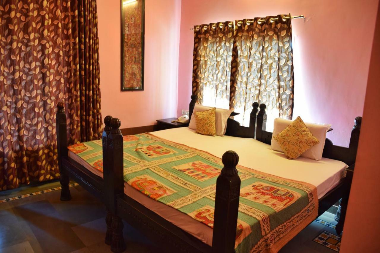 Hotel Kurabar Kothi Udaipur Ngoại thất bức ảnh